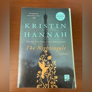 The Nightingale by Kristin Hannah